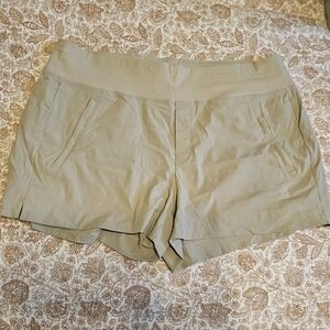 Athleta Trekkie North Athletic Shorts